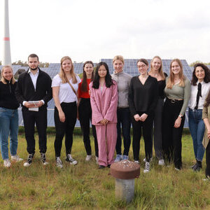 Das Team der Studierenden der FH Münster erarbeitet aktuell zusammen mit Bürgern aus Saerbeck einen Dialogweg, der Lösungen für die Wärmewende in Zukunft aufstellen soll. Am Montag besuchte die international aufgestellte Gruppe auch den Bioenergiepark.